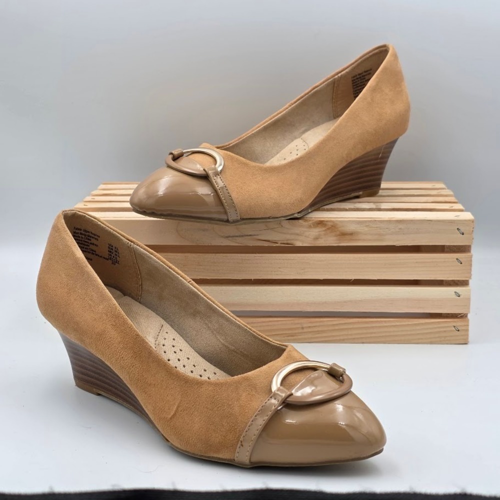 LifeStride Wedge Heels Women 8.5 Tan Patent Cap Toe Buckle Office Flex Comfort